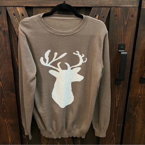 NWOT Wanna B Reindeer Sweater Size Medium - Picture 1 of 3